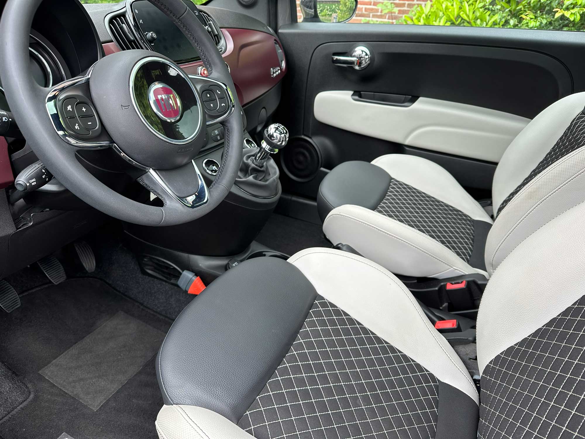 Fiat 500 interieur - resultaat Baron Handcarwash aan huis